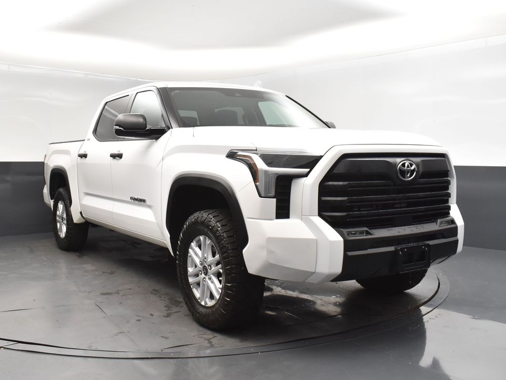 2022 White Toyota Tundra 4WD SR5 4X4 Truck