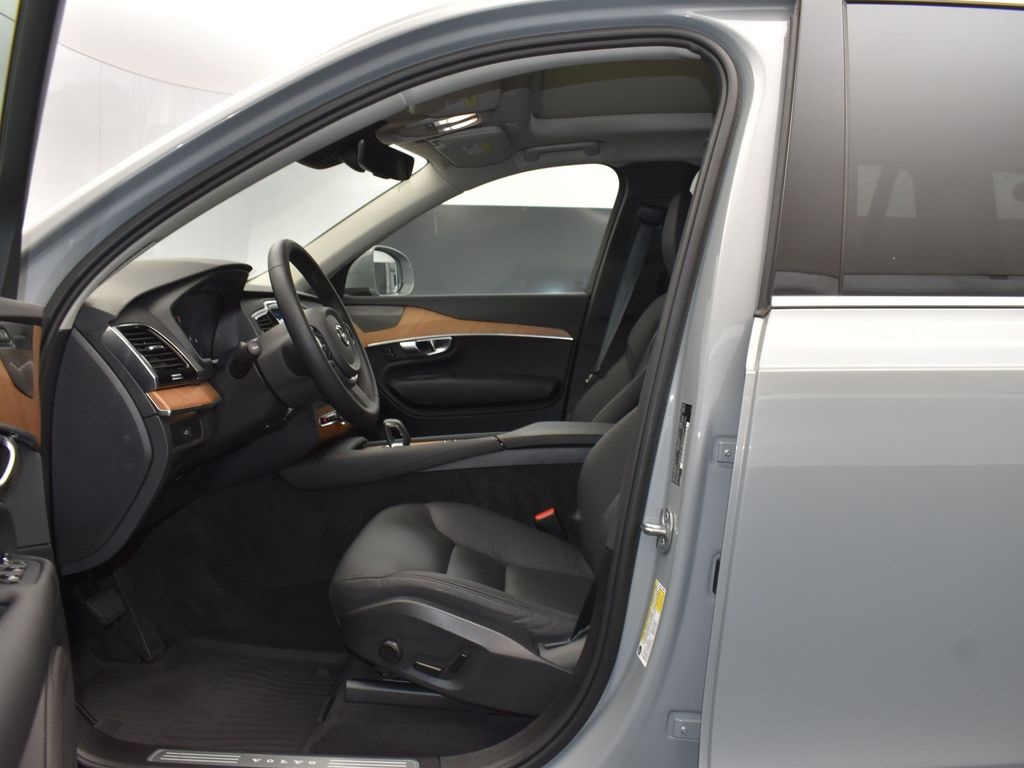 2024 Vapour Gray Metallic Volvo XC90 B6 Plus Bright Theme AWD SUV