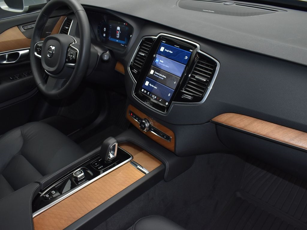 2024 Vapour Gray Metallic Volvo XC90 B6 Plus Bright Theme AWD SUV