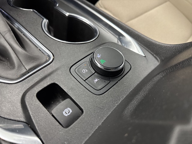 used 2022 Chevrolet Traverse car, priced at $25,349