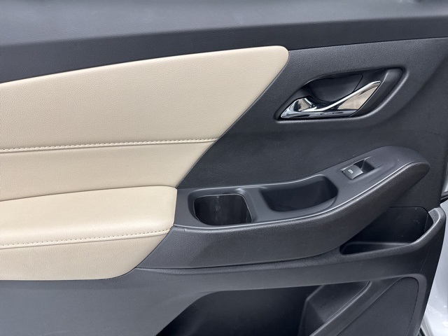 used 2022 Chevrolet Traverse car, priced at $25,349