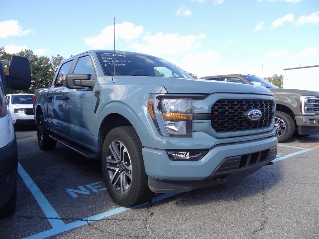 2023 Ford F-150 XL's photo