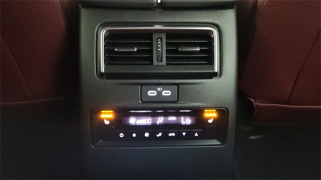 new 2025 Mazda CX-70 PHEV car, priced at $58,825