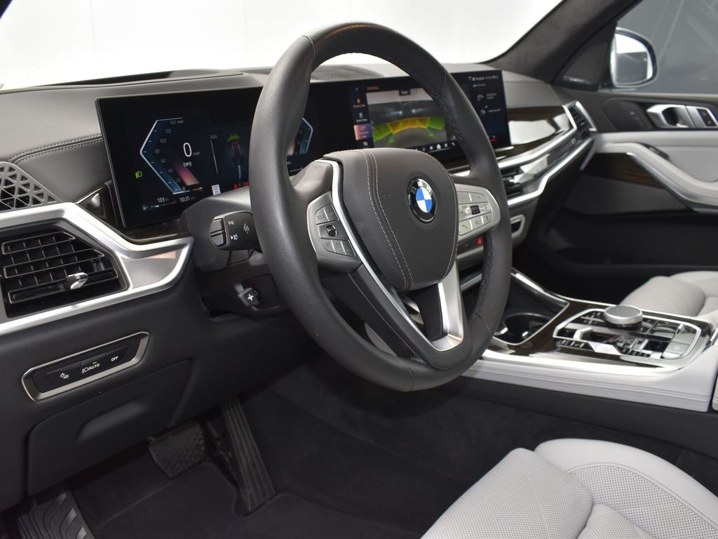 2025 Aventurin Red Metallic BMW X7 xDrive40i AWD SUV