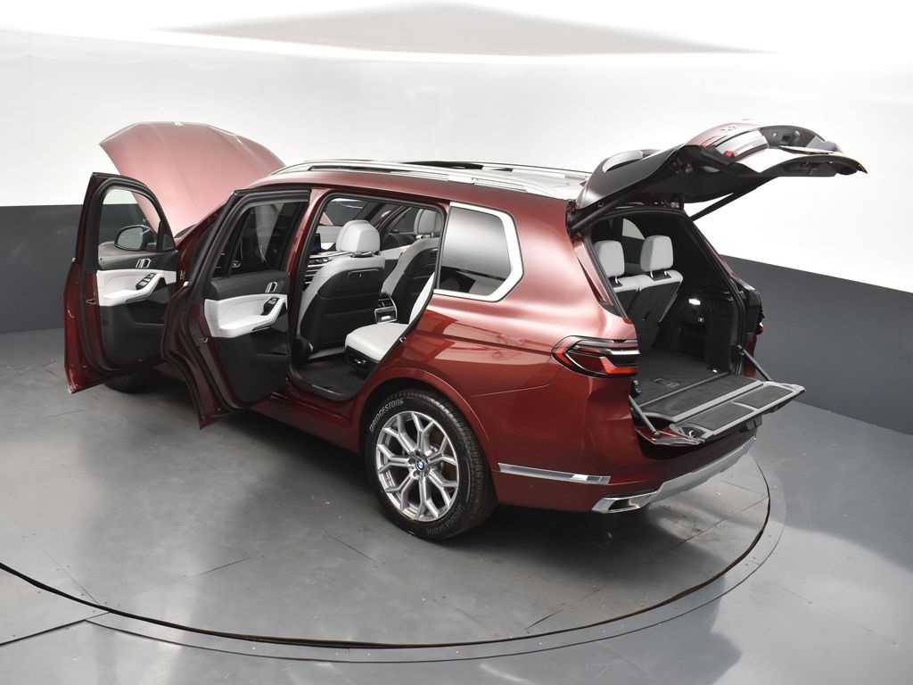 2025 Aventurin Red Metallic BMW X7 xDrive40i AWD SUV