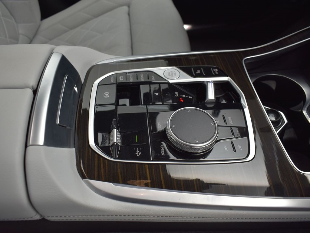 2025 Aventurin Red Metallic BMW X7 xDrive40i AWD SUV