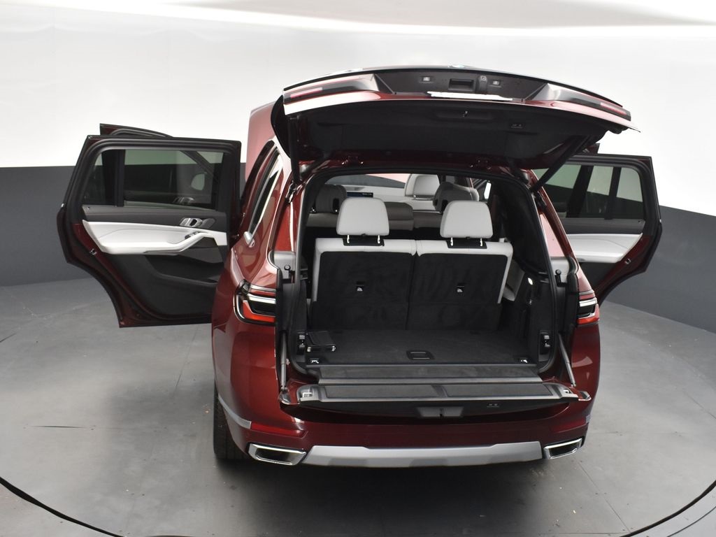 2025 Aventurin Red Metallic BMW X7 xDrive40i AWD SUV
