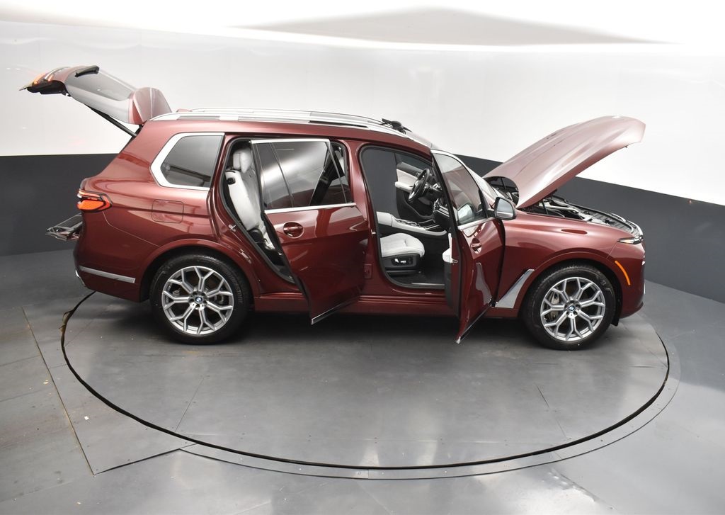 2025 Aventurin Red Metallic BMW X7 xDrive40i AWD SUV