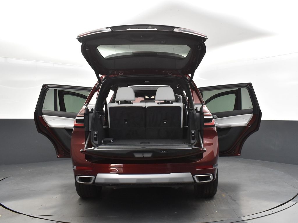 2025 Aventurin Red Metallic BMW X7 xDrive40i AWD SUV