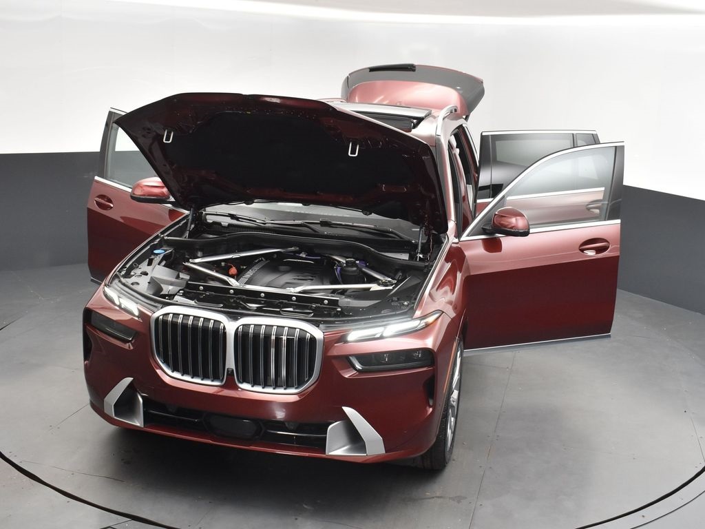 2025 Aventurin Red Metallic BMW X7 xDrive40i AWD SUV