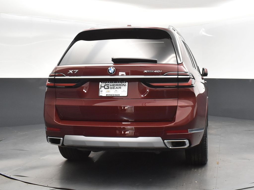 2025 Aventurin Red Metallic BMW X7 xDrive40i AWD SUV