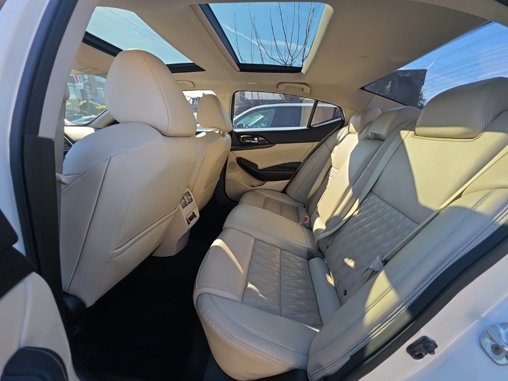 used 2023 Nissan Maxima car, priced at $24,895