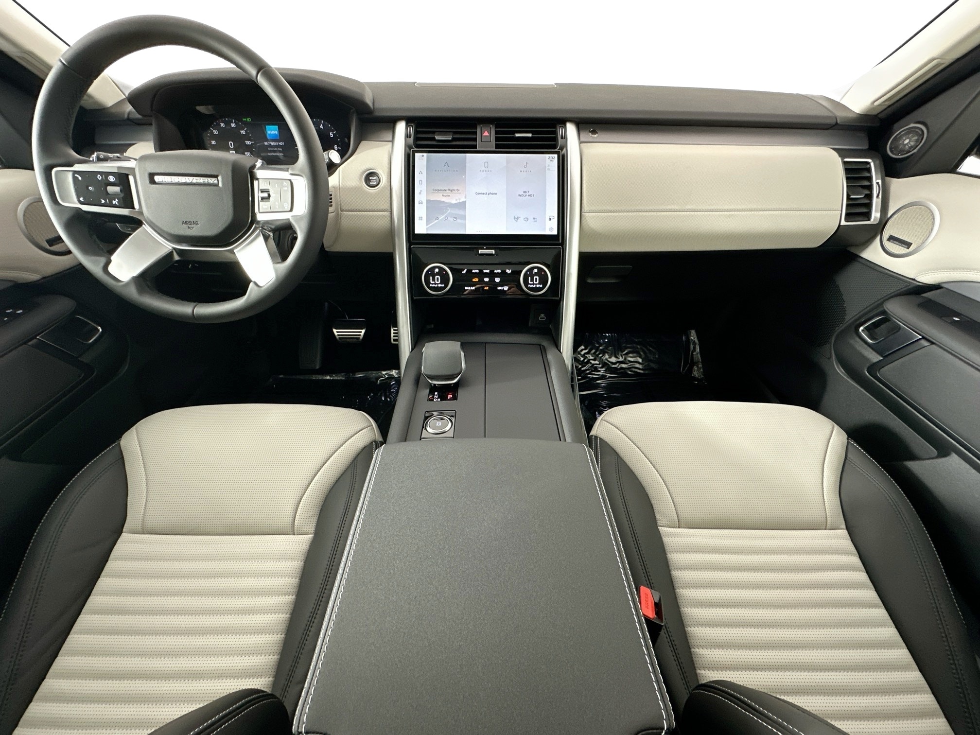 new 2025 Land Rover Discovery car, priced at $79,328