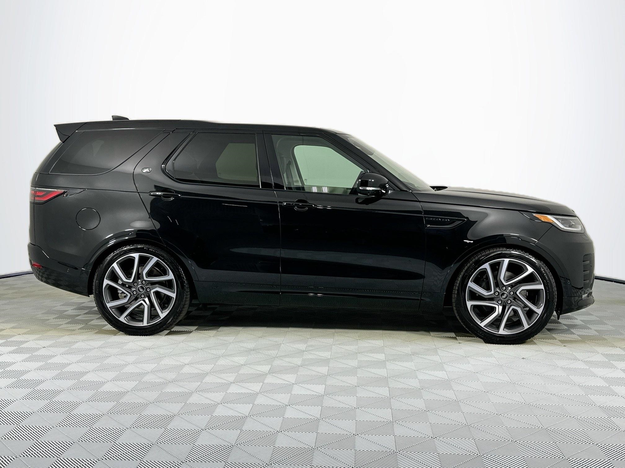 new 2025 Land Rover Discovery car, priced at $79,328