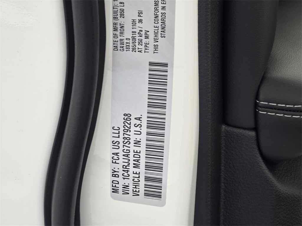 new 2025 Jeep Grand Cherokee L car, priced at $35,135