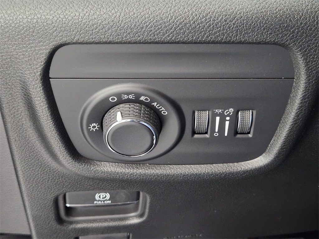 new 2025 Jeep Grand Cherokee L car, priced at $35,135