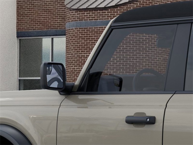 2025 Ford Bronco Base photo 2