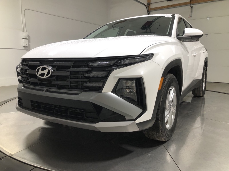 2025 Hyundai Tucson SE photo 3