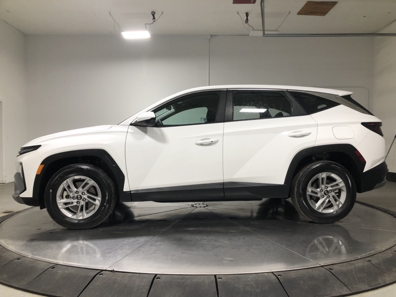 2025 Hyundai Tucson SE photo 4