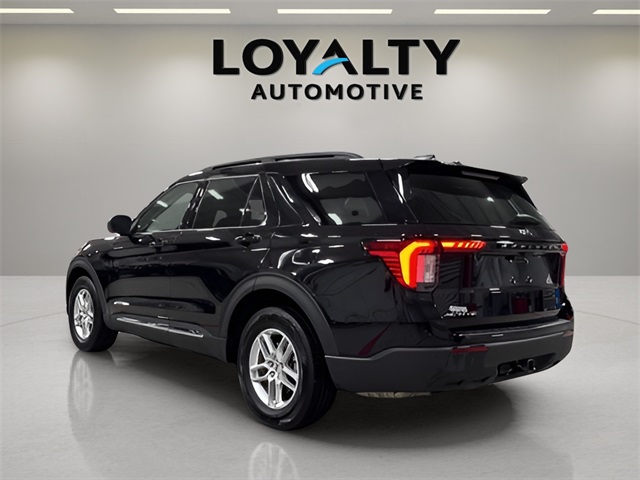 2025 Ford Explorer photo 3