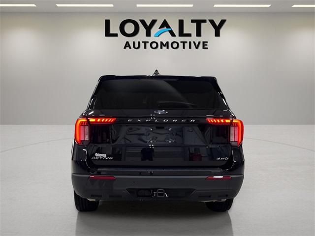 2025 Ford Explorer photo 4