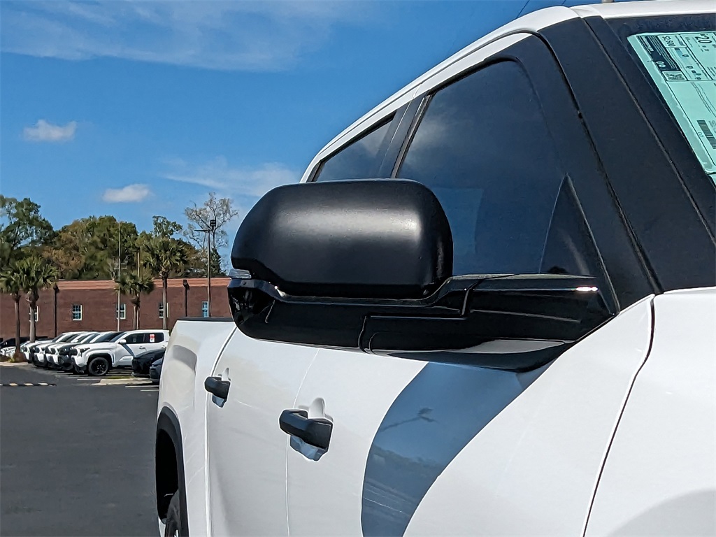 2025 Toyota Tundra SR5 CrewMax photo 10