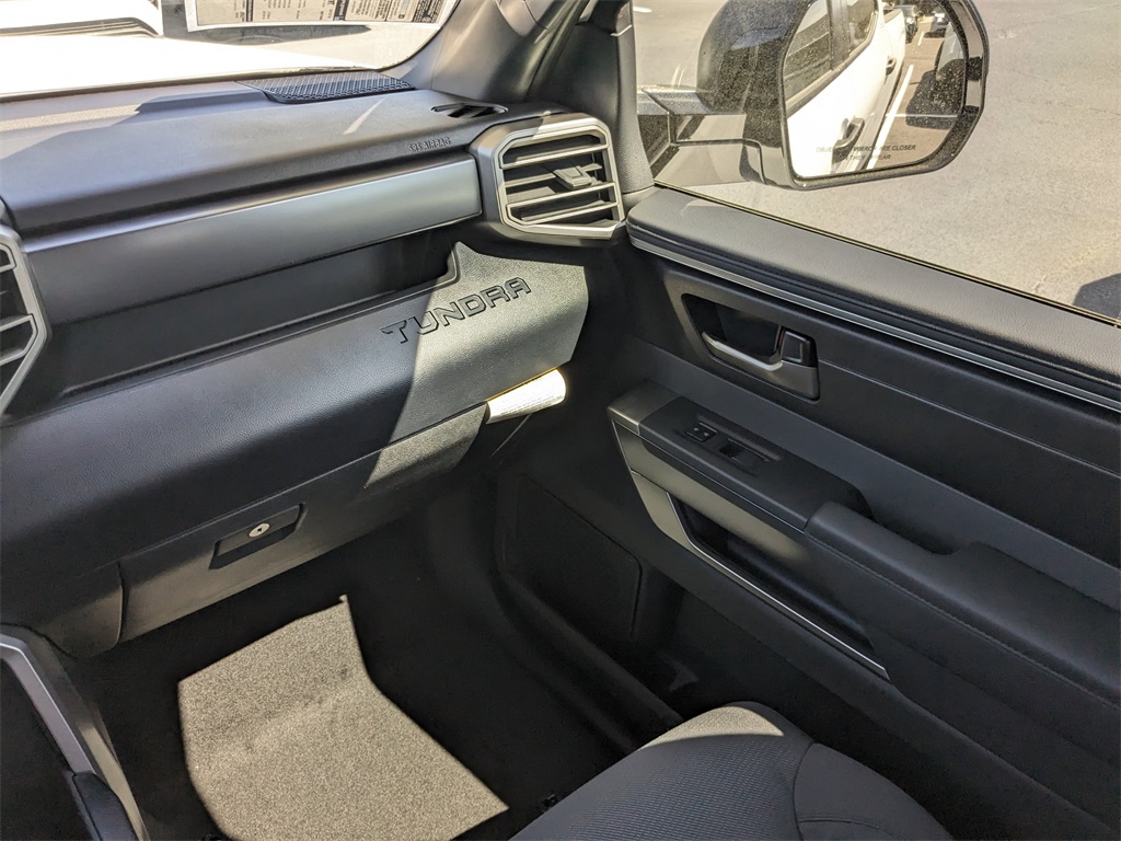 2025 Toyota Tundra SR5 CrewMax photo 16