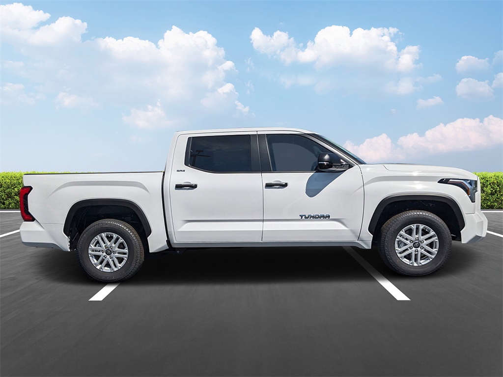 2025 Toyota Tundra SR5 CrewMax photo 2