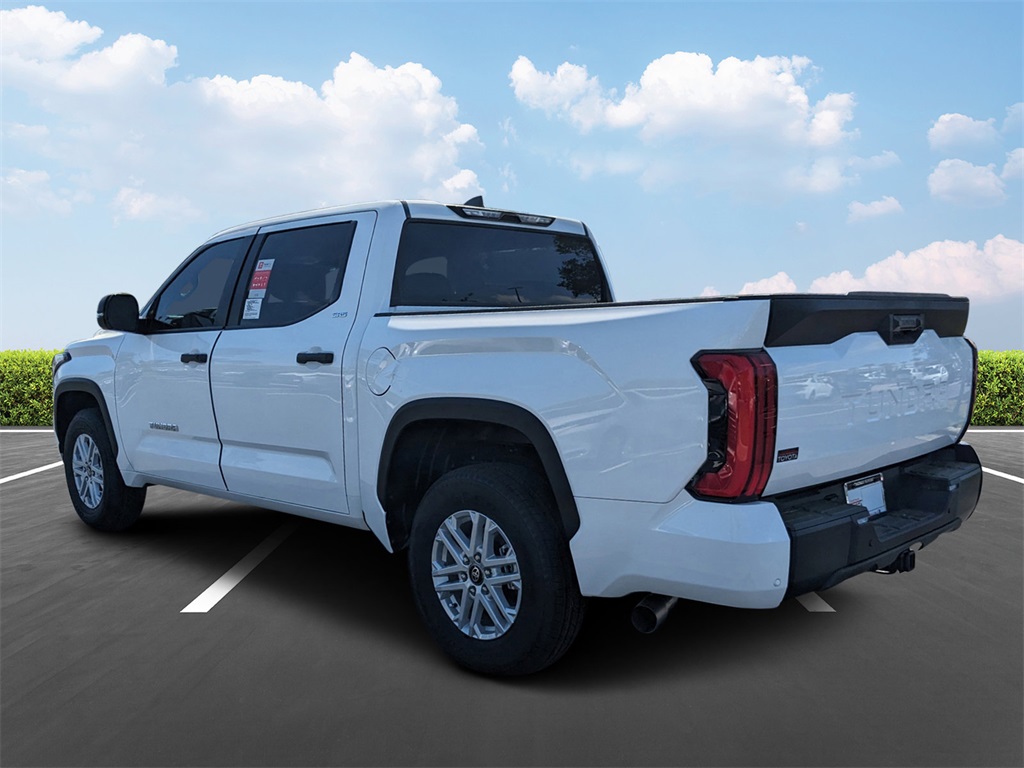 2025 Toyota Tundra SR5 CrewMax photo 5