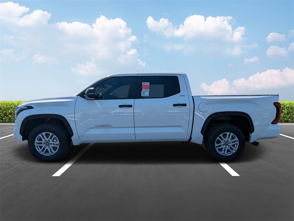 2025 Toyota Tundra SR5 CrewMax photo 6