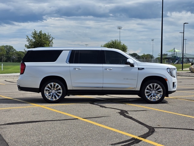 2022 GMC Yukon XL 4WD Denali