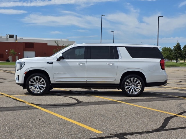2022 GMC Yukon XL 4WD Denali