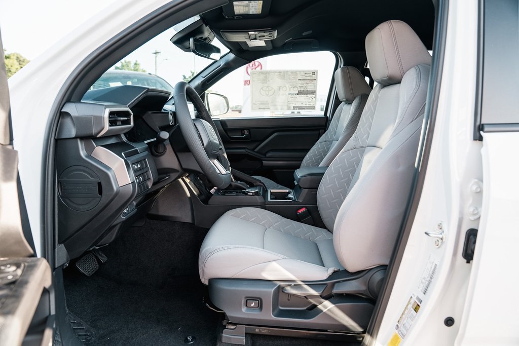 2025 Toyota Tacoma SR5 Double Cab photo 21