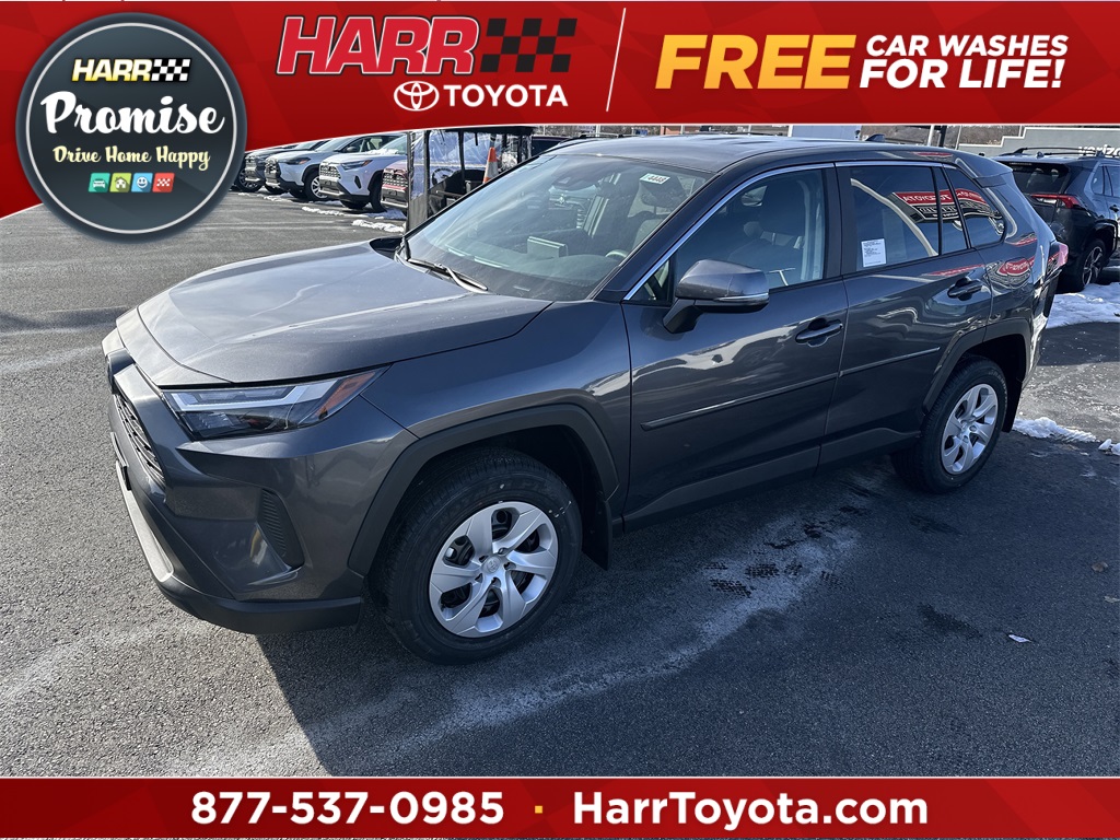 2025 Toyota RAV4 LE's photo