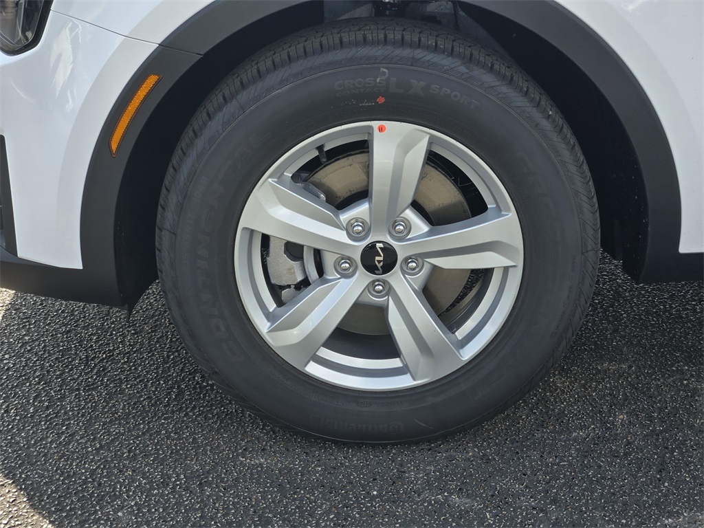 2026 Kia Sorento LX photo 3