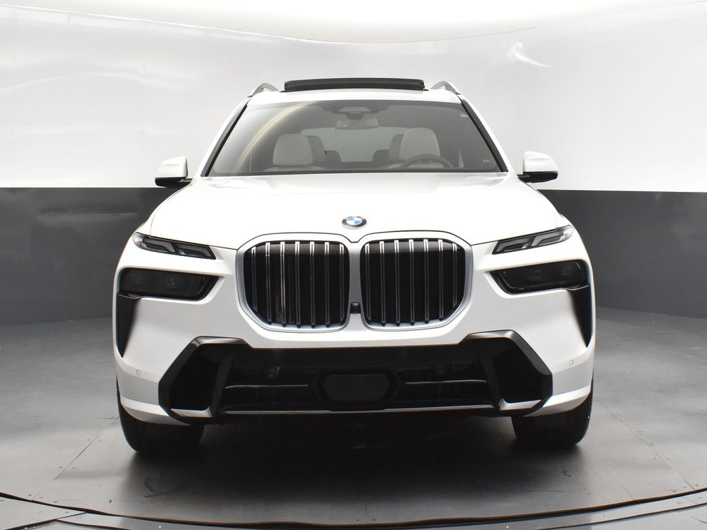 2026 Mineral White Metallic BMW X7 xDrive40i AWD SUV