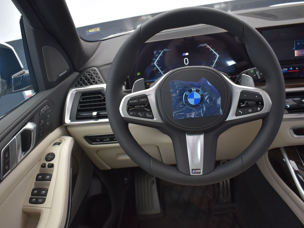 2026 Mineral White Metallic BMW X7 xDrive40i AWD SUV