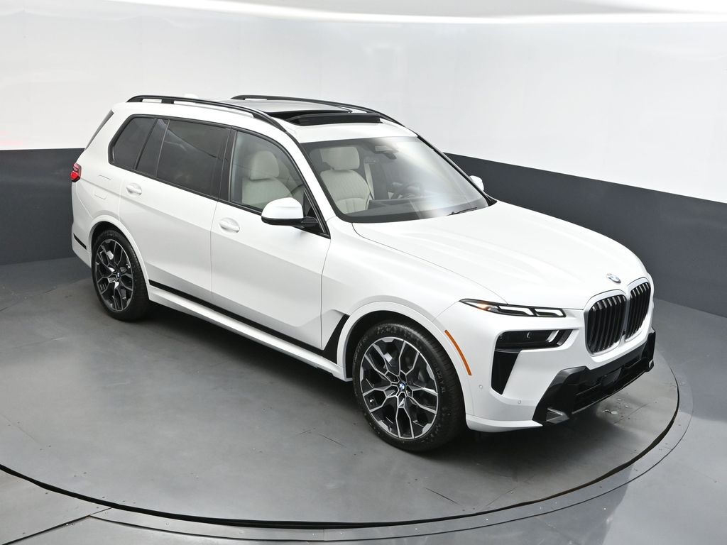 2026 Mineral White Metallic BMW X7 xDrive40i AWD SUV