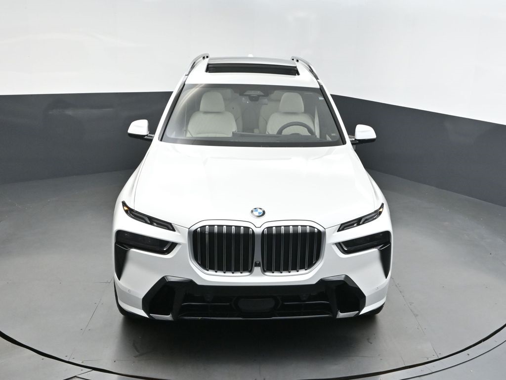 2026 Mineral White Metallic BMW X7 xDrive40i AWD SUV