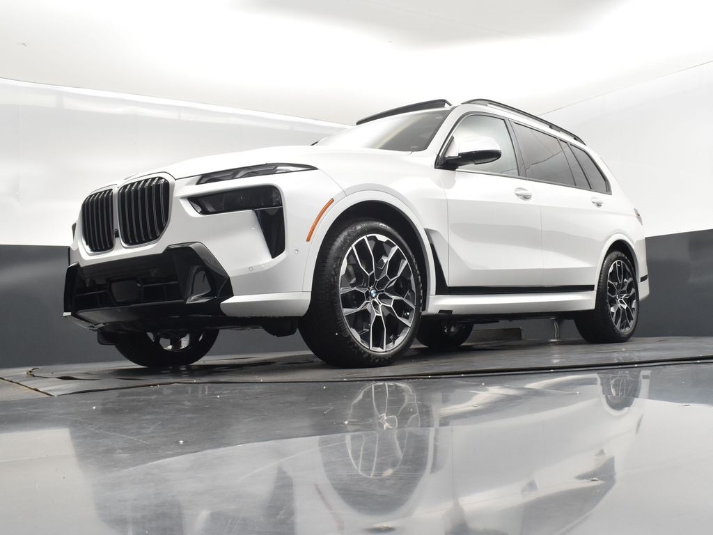 2026 Mineral White Metallic BMW X7 xDrive40i AWD SUV
