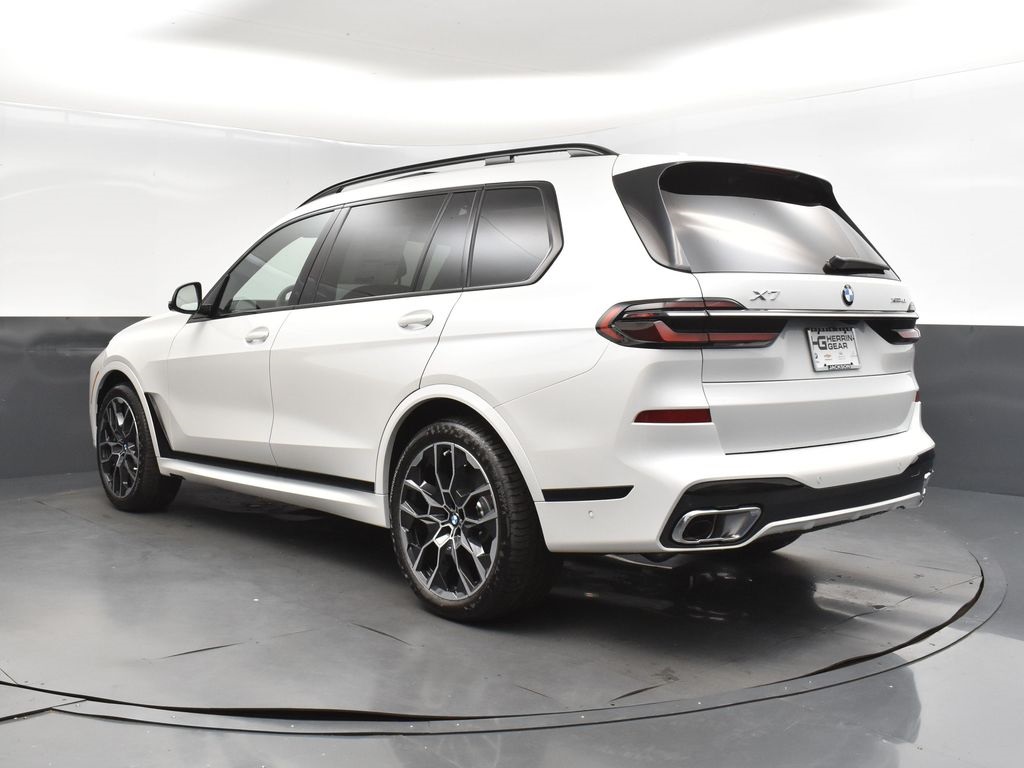 2026 Mineral White Metallic BMW X7 xDrive40i AWD SUV