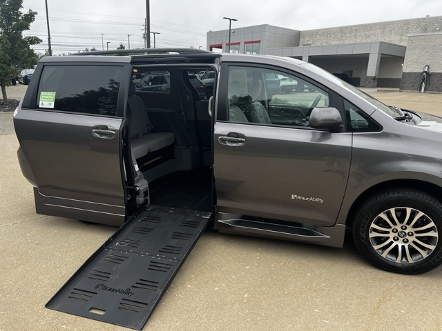 used 2019 Toyota Sienna car, priced at $64,903