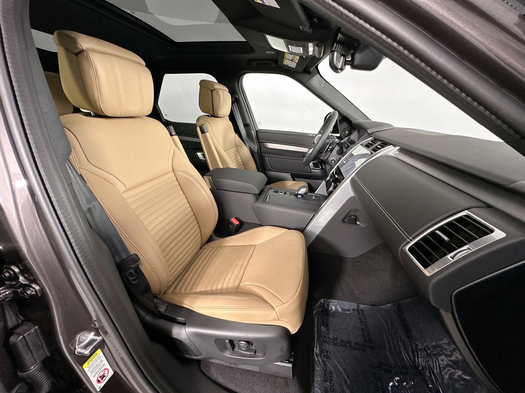 new 2025 Land Rover Discovery car, priced at $78,478