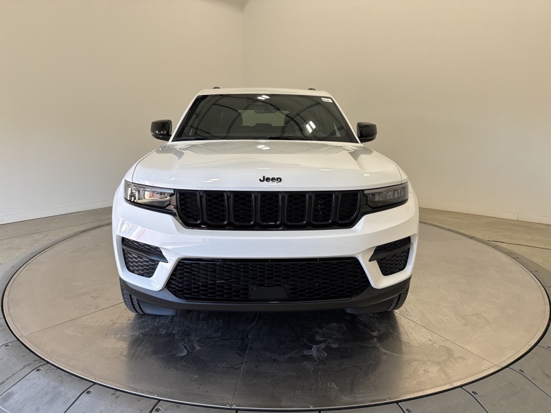 2025 Jeep Grand Cherokee Altitude X photo 2