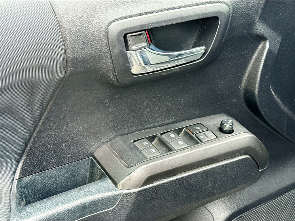2021 Toyota Tacoma TRD Sport 4x4 photo 16