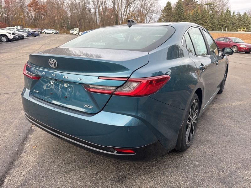 2026 Toyota Camry XLE photo 3