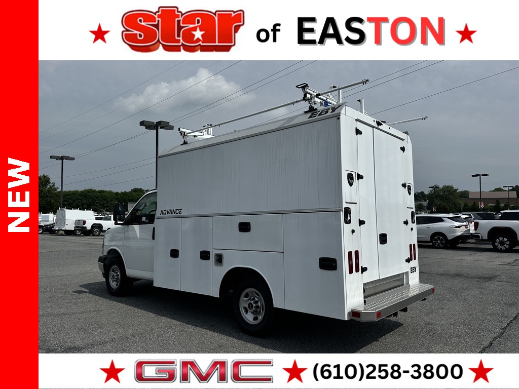 2025 Gmc Savana Cutaway 3500 photo 2