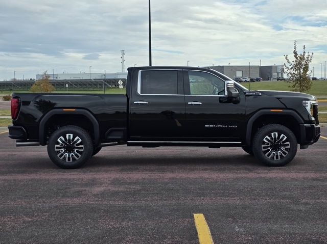 2026 GMC Sierra 3500HD Crew Cab, Long Bed, Denali Ultimate, 4WD