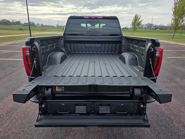2026 GMC Sierra 3500HD Crew Cab, Long Bed, Denali Ultimate, 4WD