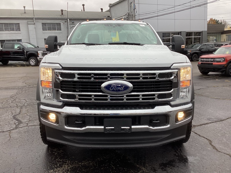 2024 Ford F-600 photo 2